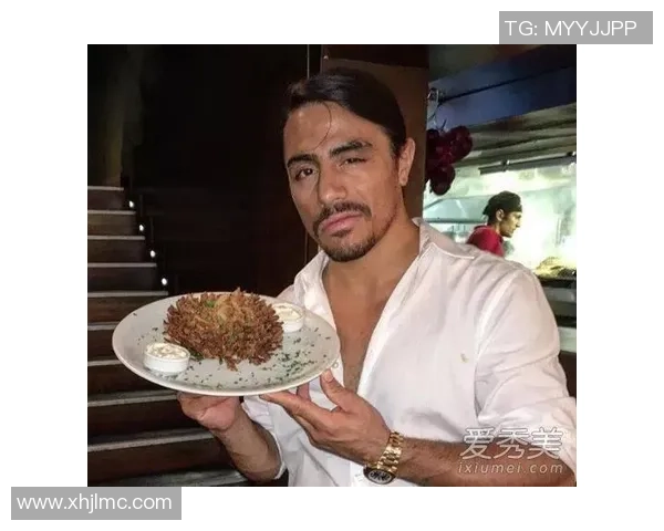 足球明星与撒盐哥共聚一堂享受美味烤肉的欢乐时光